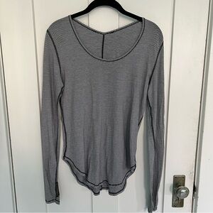Lululemon athletica long sleeve t-shirt